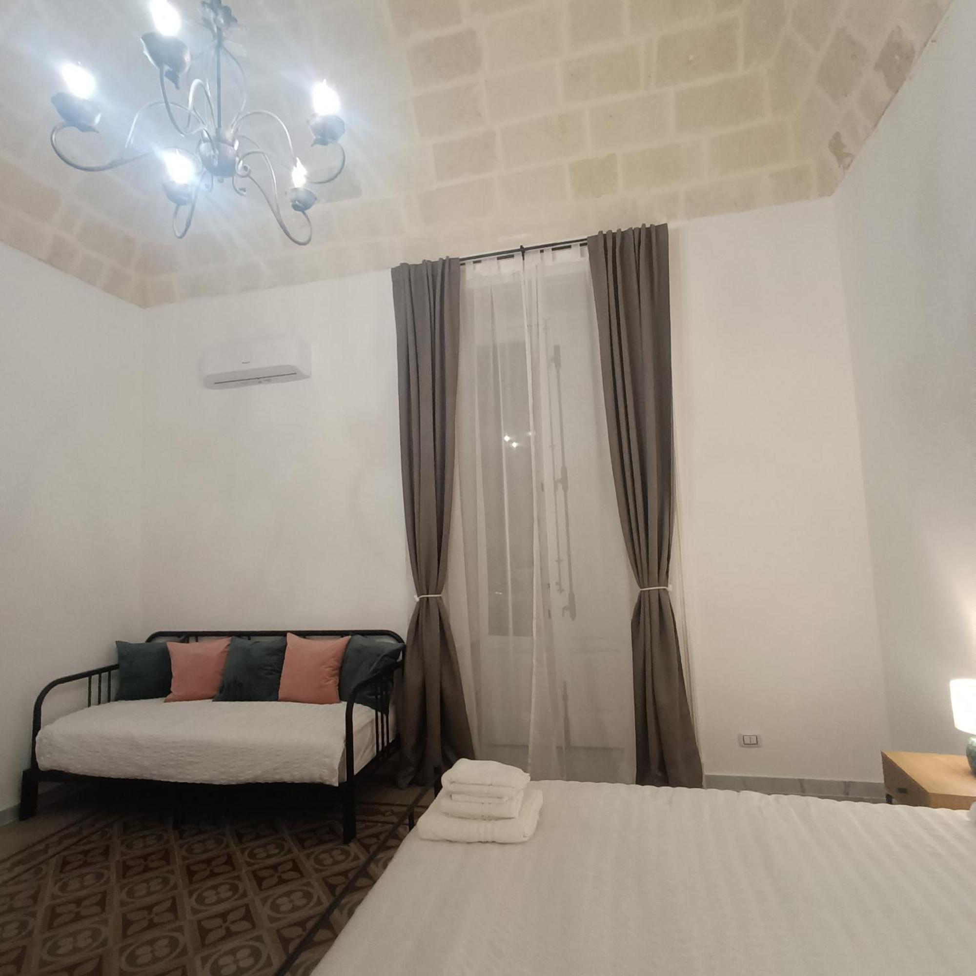 Hotel Dimora Tarantina Taranto Exterior foto